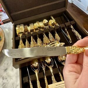 E.B. Rogers 90-piece Gold Plated Flatware Set with Serving Utensils